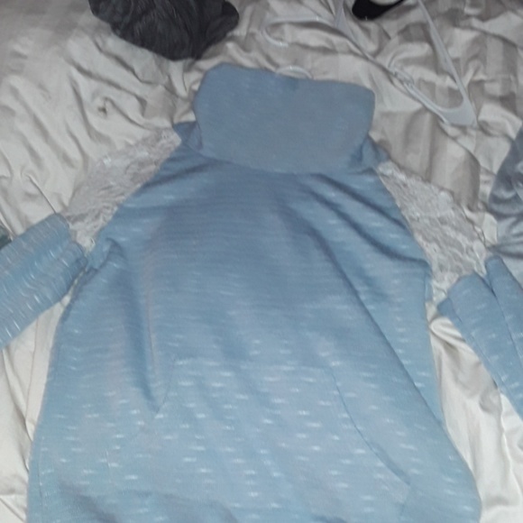 Blue turtle neck - Picture 1 of 3